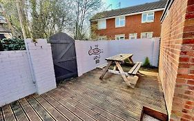 Spacious 3 Bedroom Retreat For Professionals