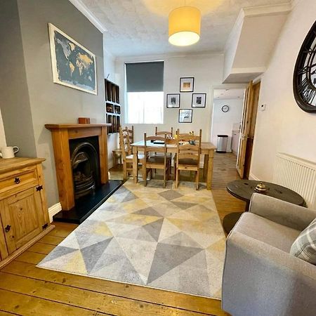 Spacious 3 Bedroom Retreat For Professionals Kingston upon Hull Exterior photo