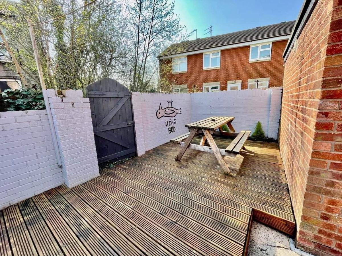 Spacious 3 Bedroom Retreat For Professionals Kingston upon Hull Exterior photo