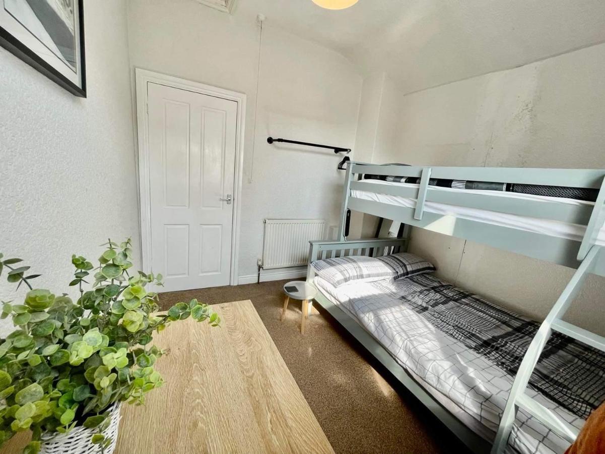 Spacious 3 Bedroom Retreat For Professionals Kingston upon Hull Exterior photo